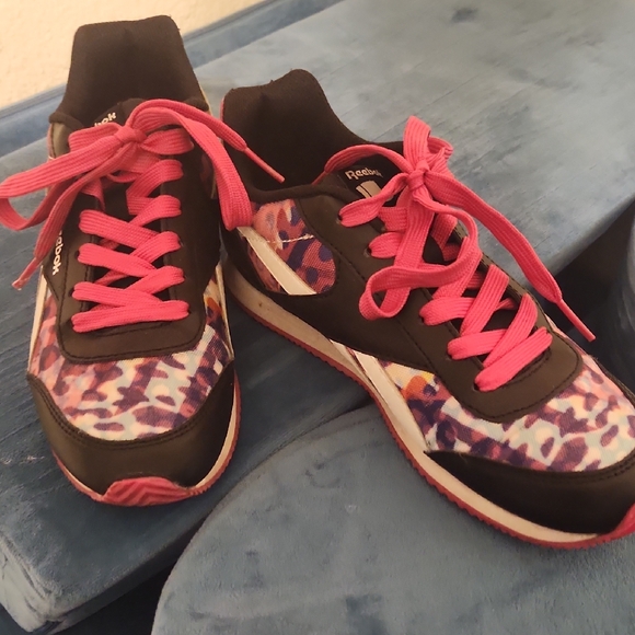 Reebok Women's Black and Pink Patterned Sneakers - Picture 1 of 1